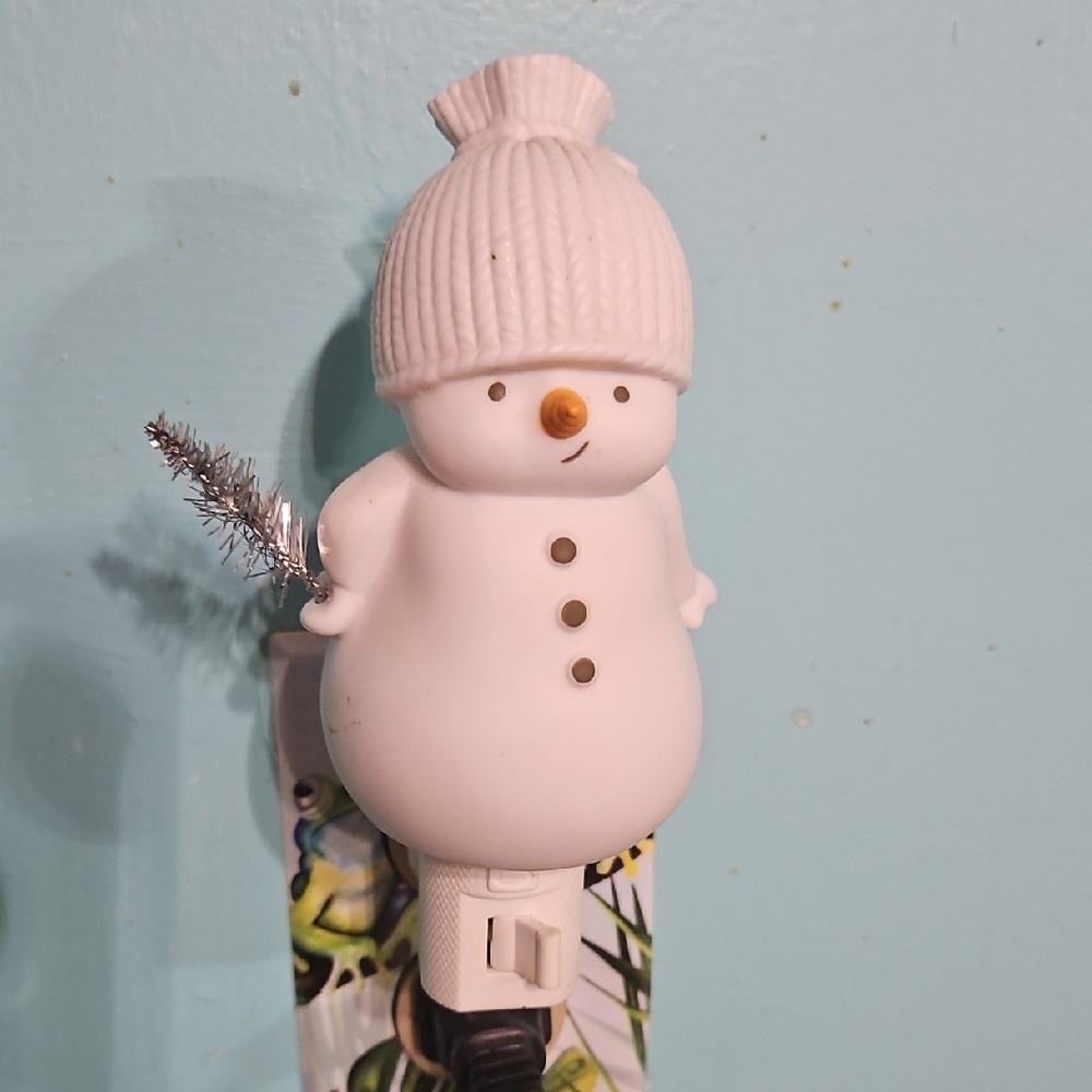 White Snowman Night Light